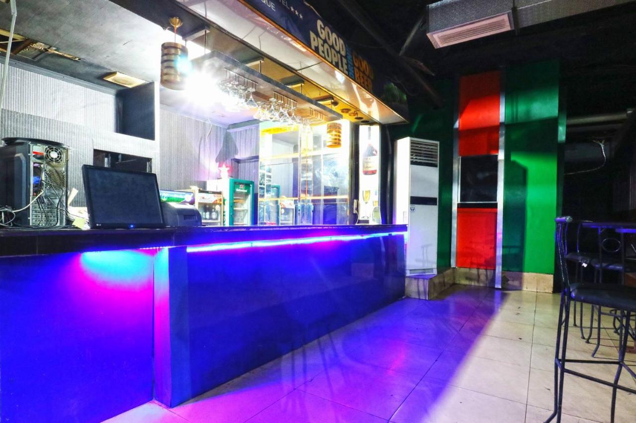 Lee Garden Hotel Medan Esterno foto