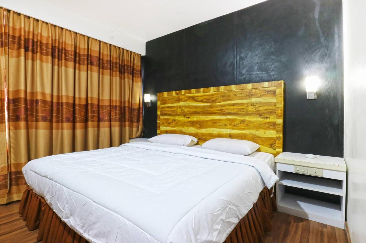 Lee Garden Hotel Medan Esterno foto
